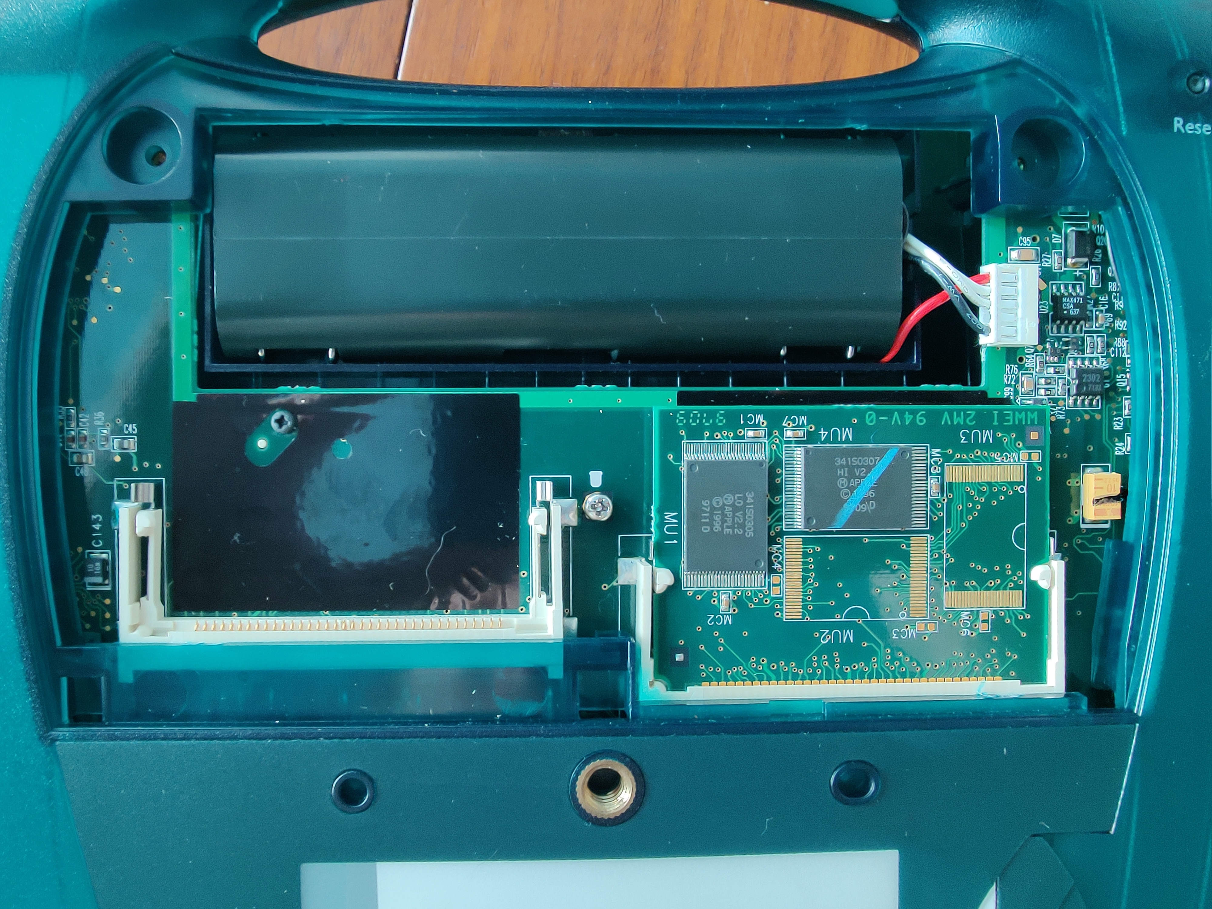 the bottom of the eMate 300, with the cover off